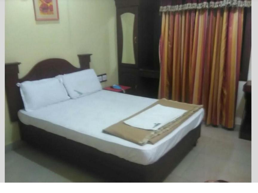 Hotel Priya Chengannur Rum bild